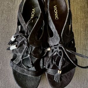 Vionic Kalie Wedges Womens Size 11 Black Suede
Open Toe Lace Tassel Heels